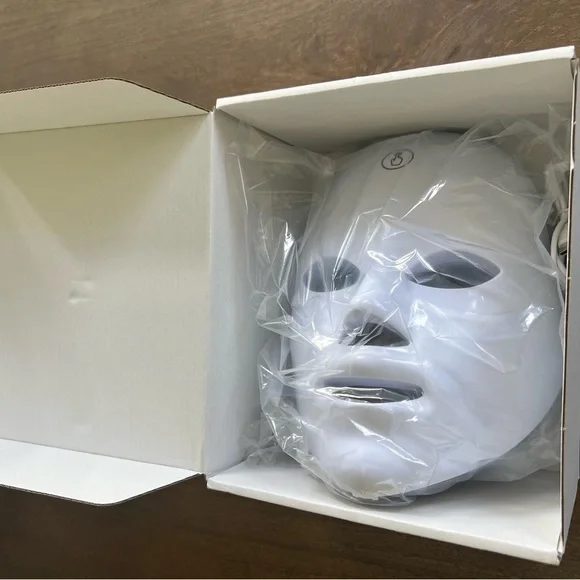 Gelpal 7-1 Colors LED Facial Skin Care Mask - Picture 4 of 5